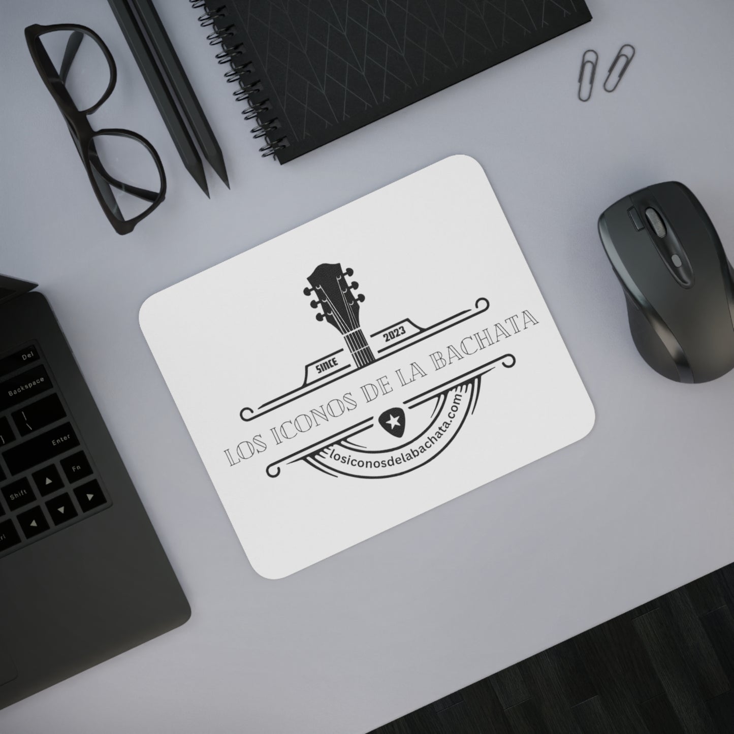 Los Iconos De La Bachata Desk Mouse Pad