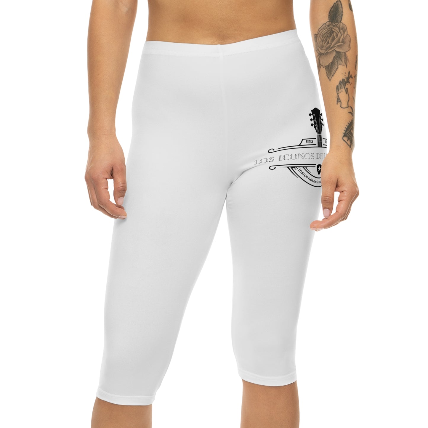 Los Iconos De La Bachata Women’s Capri Leggings (AOP)